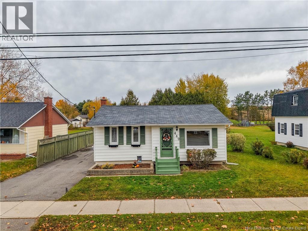 449 Canada Street Property Photo 2