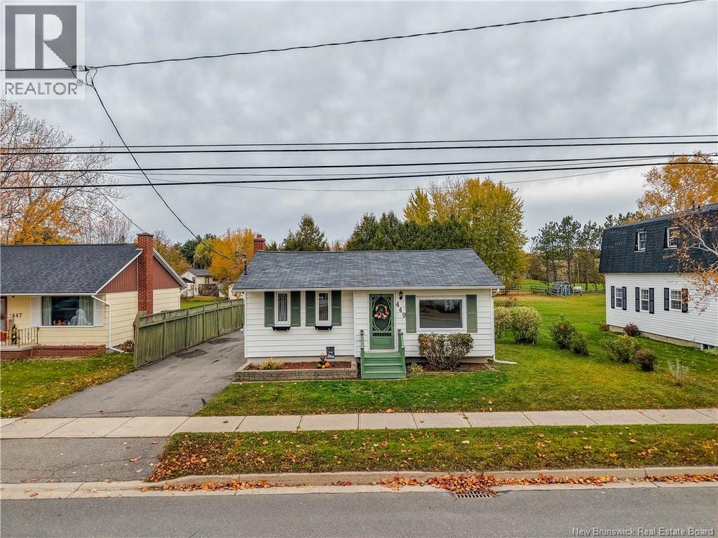 449 Canada Street Property Photo 4