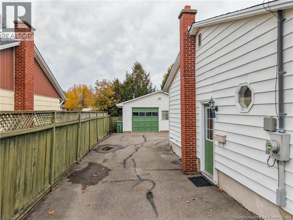 449 Canada Street Property Photo 5