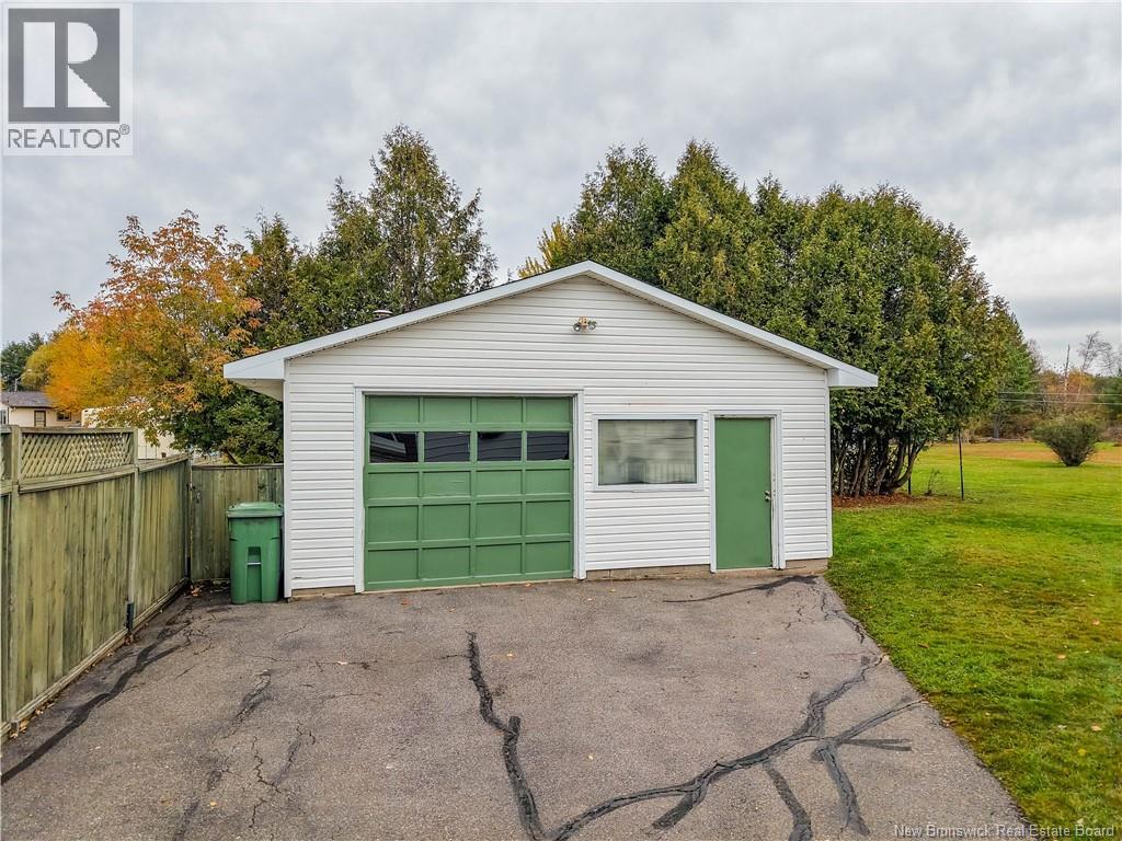 449 Canada Street Property Photo 6