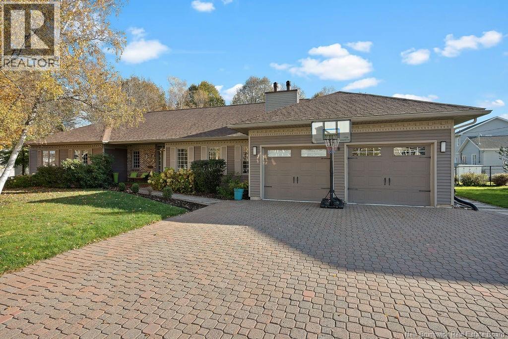 18 Country Club Road Property Photo 1