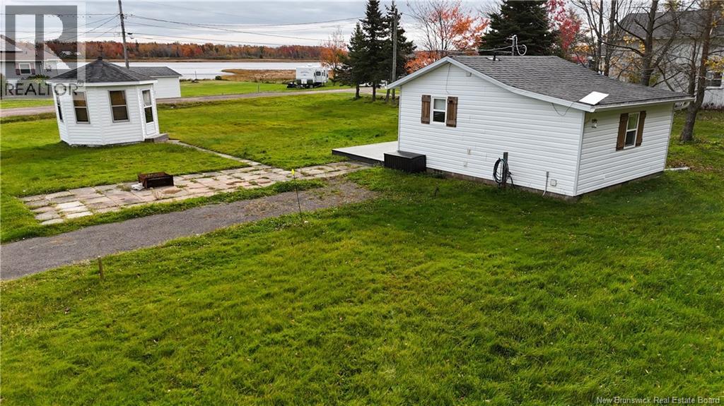 Riverfront Lane Property Photo 4