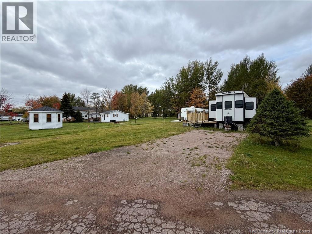 Riverfront Lane Property Photo 16