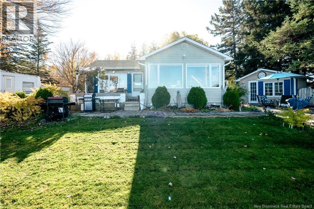 40 Au Bord De L'Eau Road