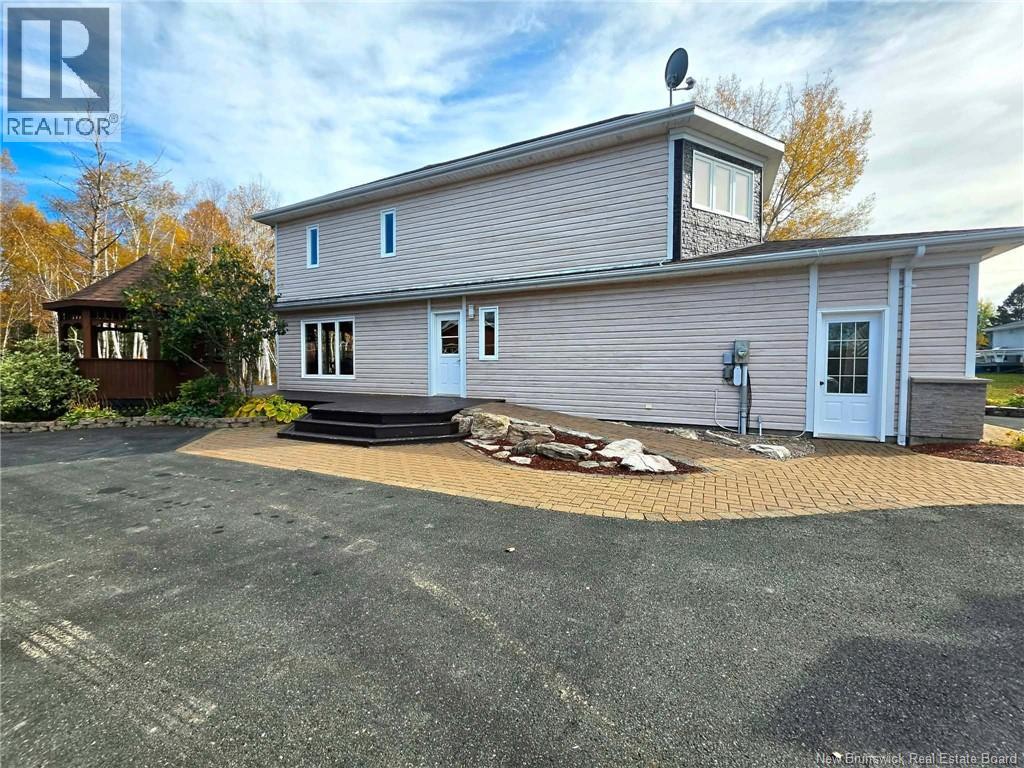 3094 Ch Saint-laurent Property Photo 4