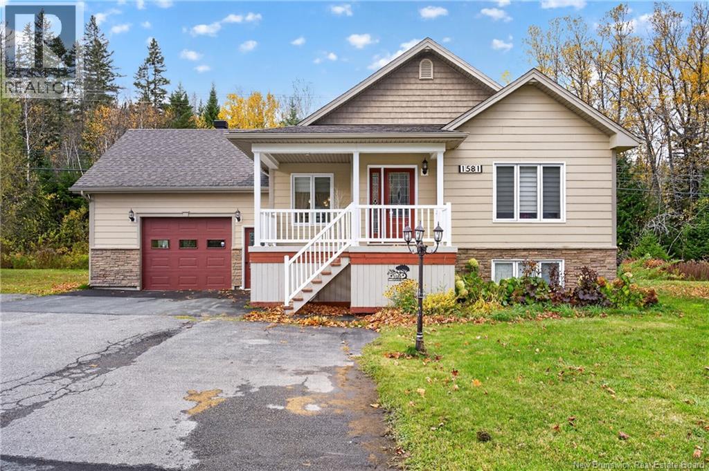 1581 Val-d'amour Chemin Property Photo 1