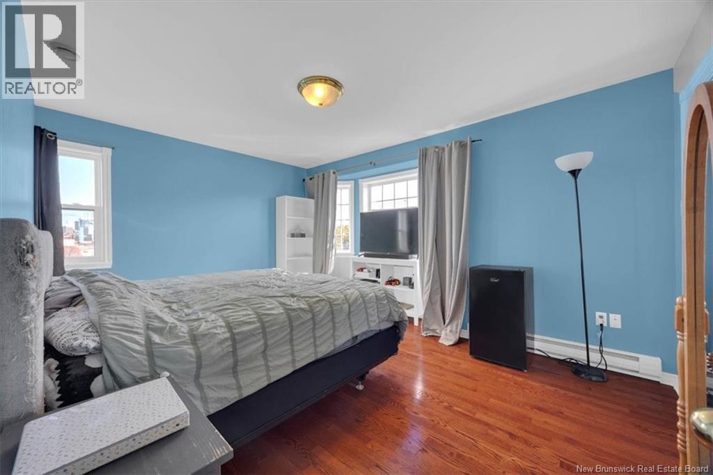 193 King St West Property Photo 20