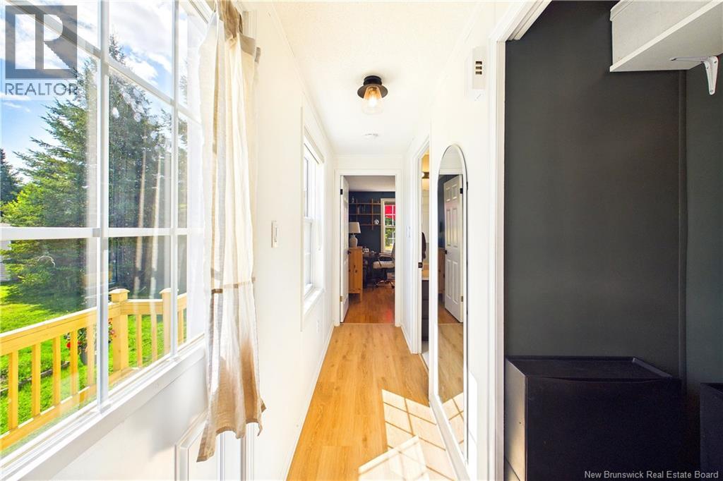 53 Andre Property Photo 14