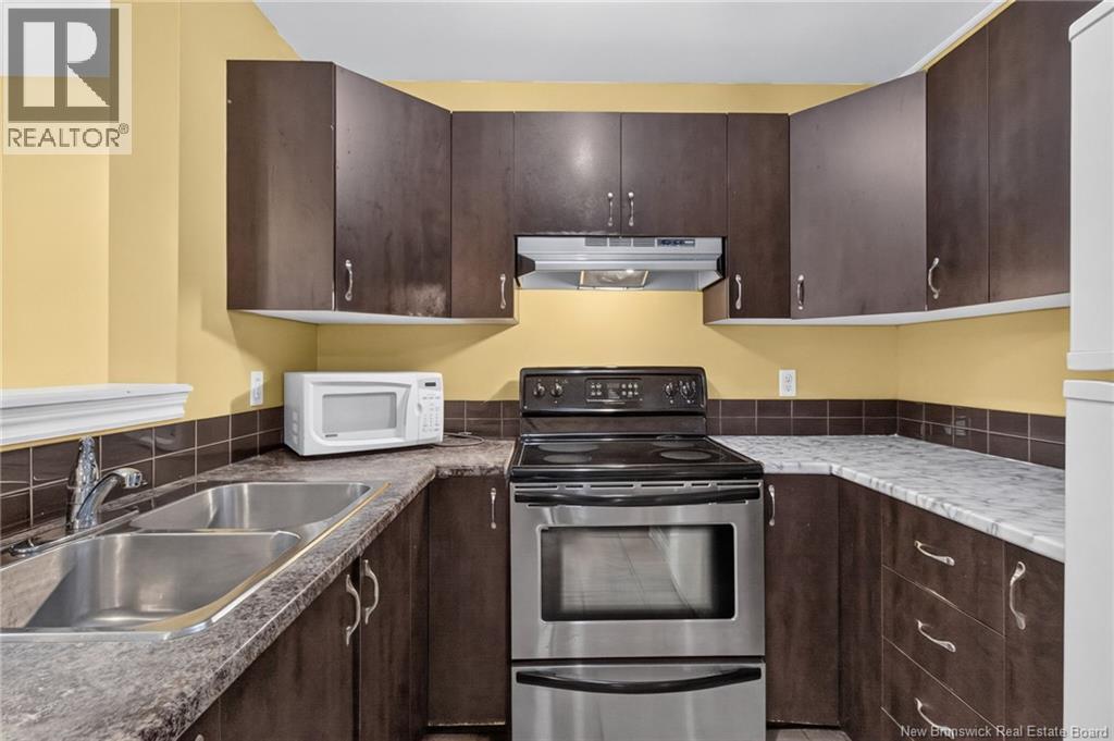 121 Elmwood Drive Property Photo 8