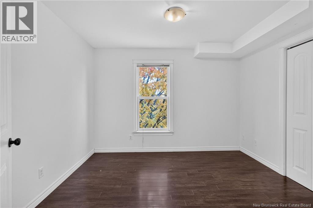 121 Elmwood Drive Property Photo 9