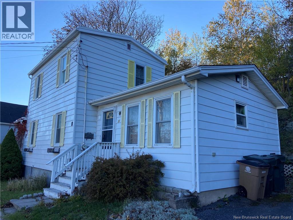 11 Rope Walk Road Property Photo 2