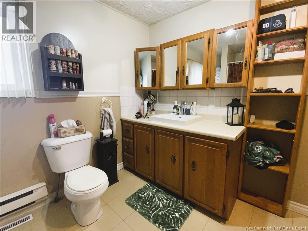 2123 Commerciale Street Property Photo 6
