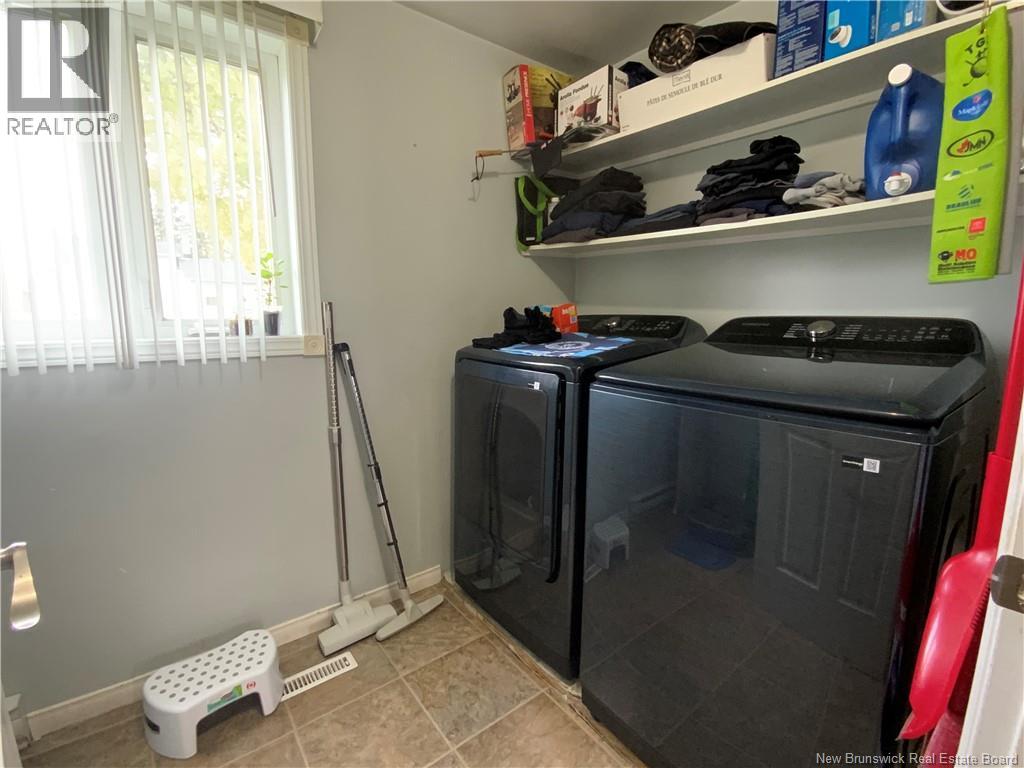 2123 Commerciale Street Property Photo 9