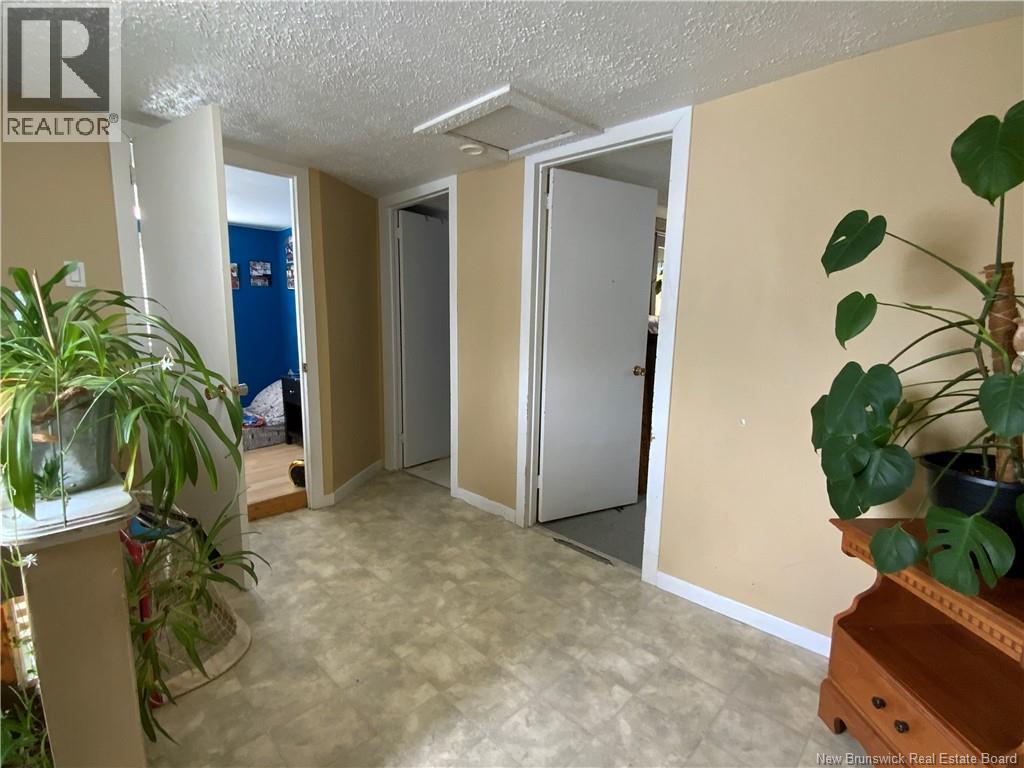 2123 Commerciale Street Property Photo 10