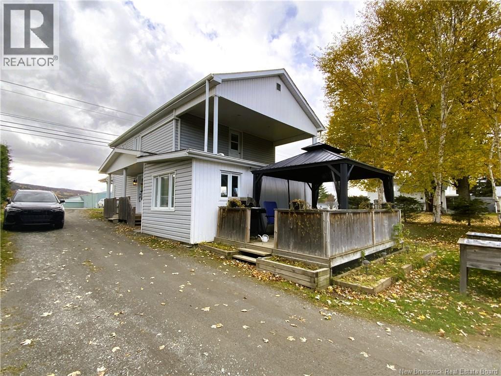 2123 Commerciale Street Property Photo 16