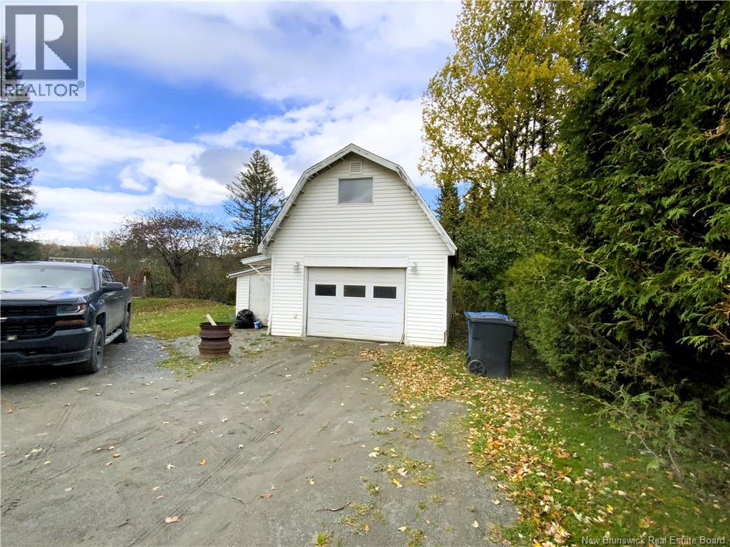 2123 Commerciale Street Property Photo 17