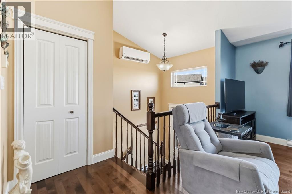 136 Holland Drive Property Photo 4