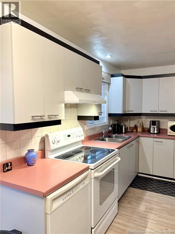 16 4 Ième Avenue Property Photo 13
