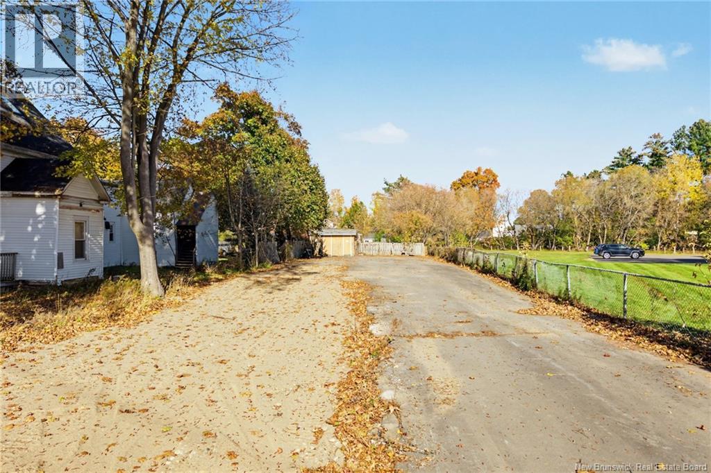 677 Union Street Property Photo 2