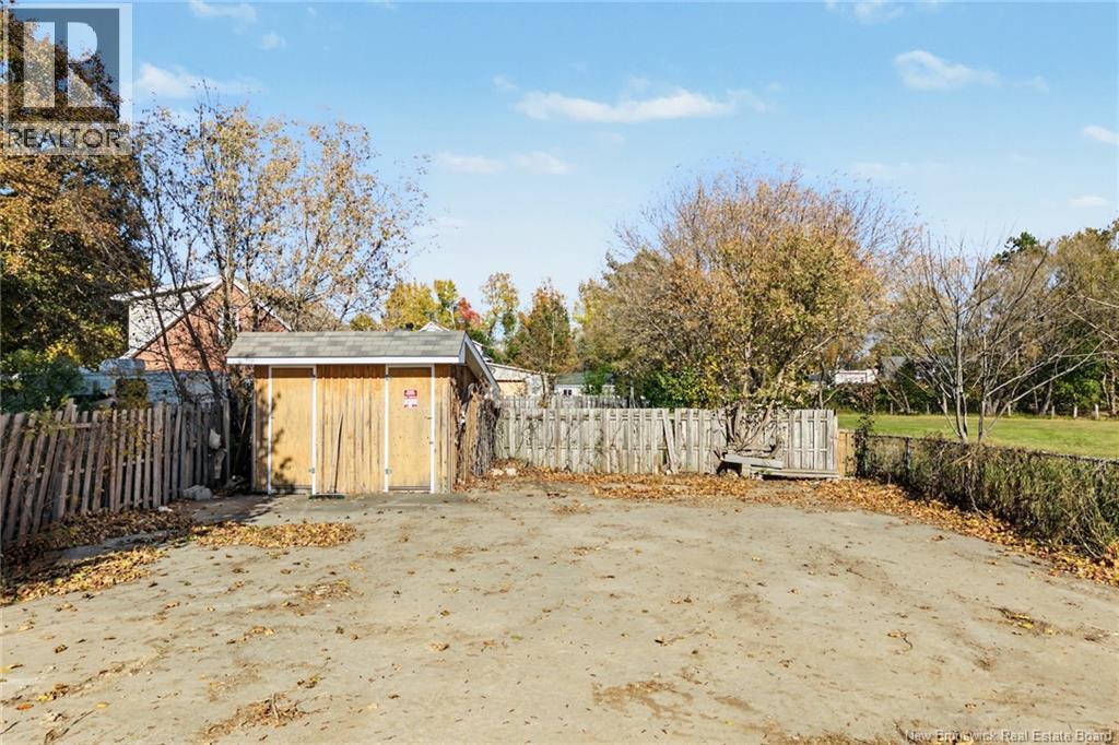 677 Union Street Property Photo 3