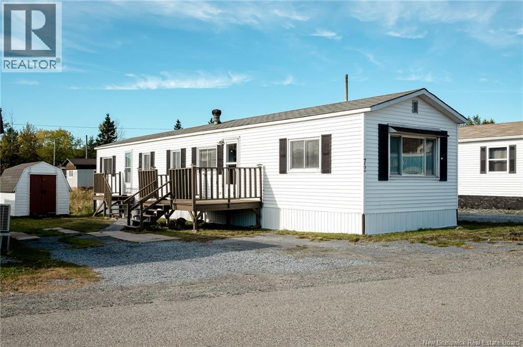 72 Violet Street Property Photo 1