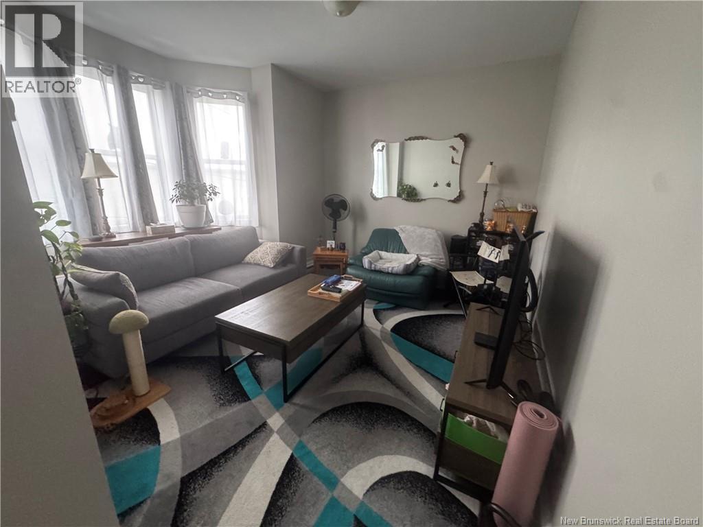 160 Charlotte Street Property Photo 8