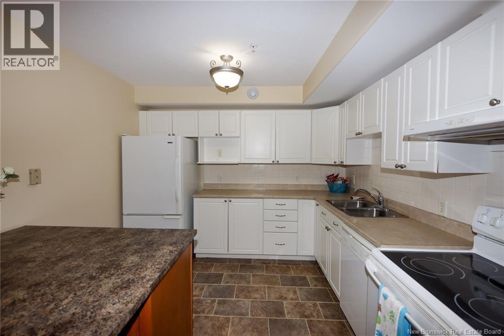1 Golf Greens Lane Unit# 213 Property Photo 12