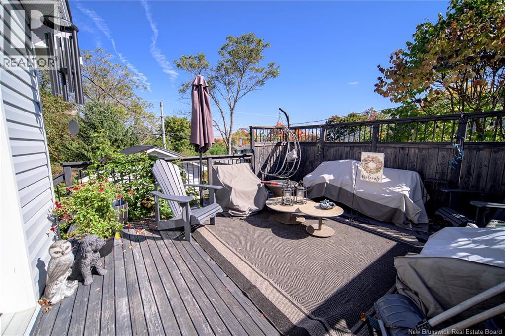 230 Case Street Property Photo 33