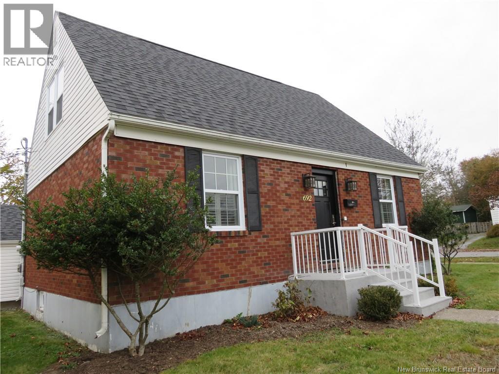 692 Dunn Avenue Property Photo 3
