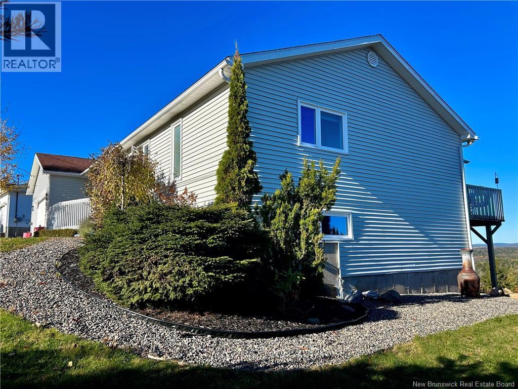 38 Edgemount Drive Property Photo 3
