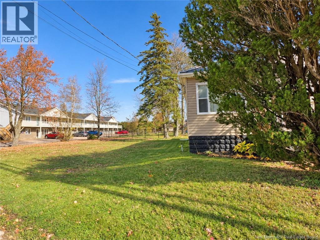 473 Elmwood Drive Property Photo 3