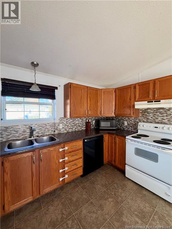71 Travis Street Property Photo 8