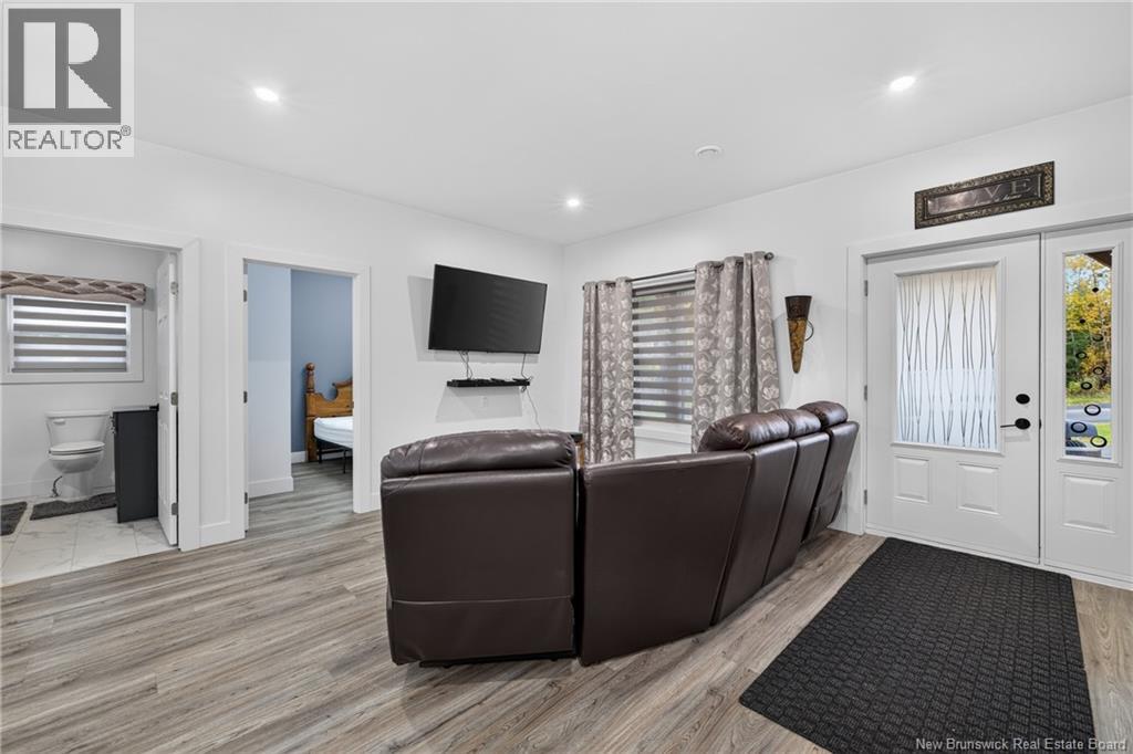 191 Welsh Road Property Photo 8