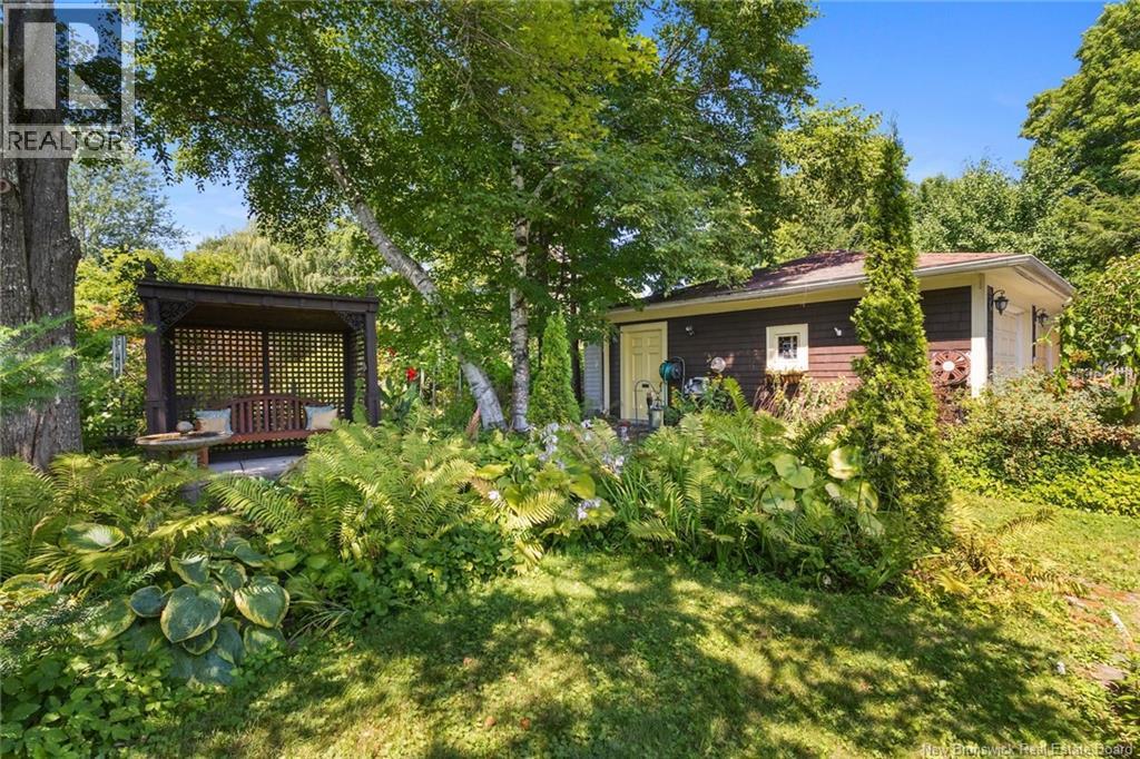 122 Waterloo Row Property Photo 36