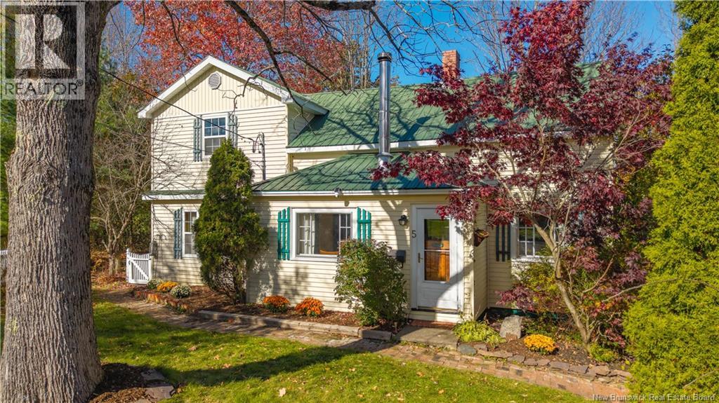 5 Hartford Lane Property Photo 1