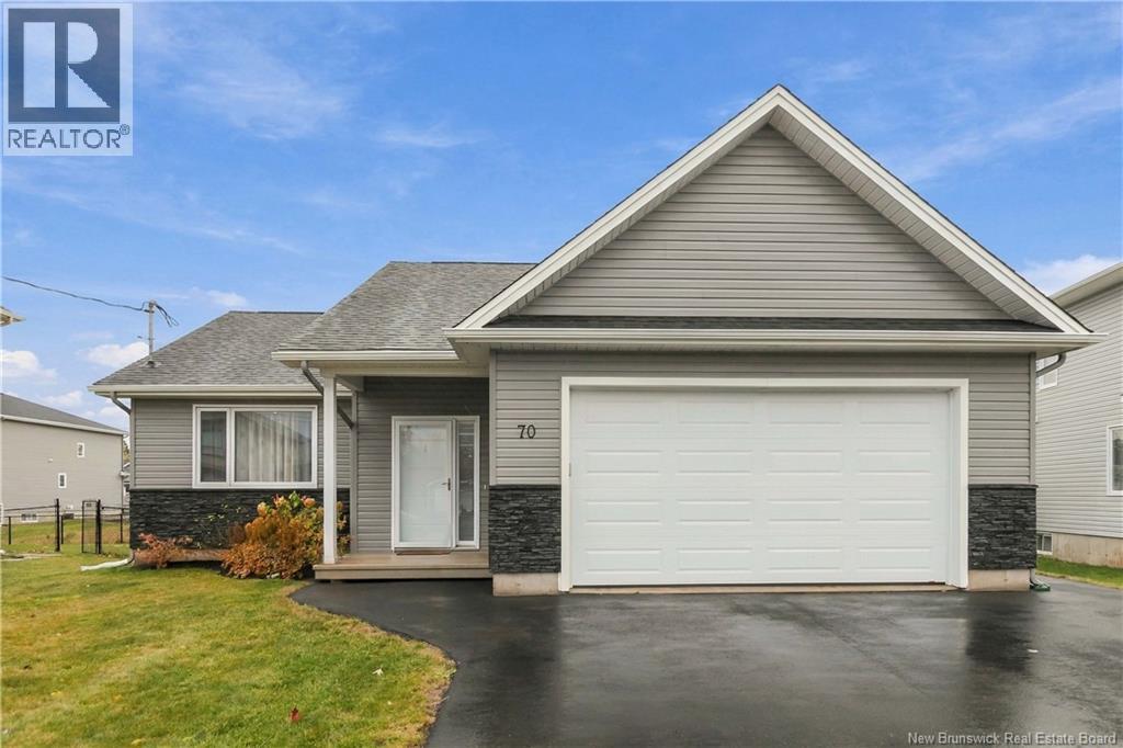 70 Satara Drive Property Photo 1