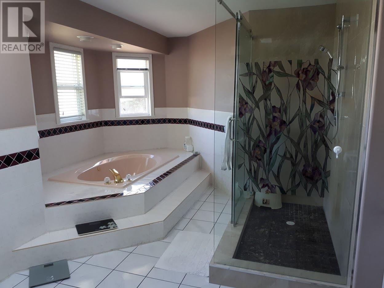8640 No 2 Road Property Photo 15
