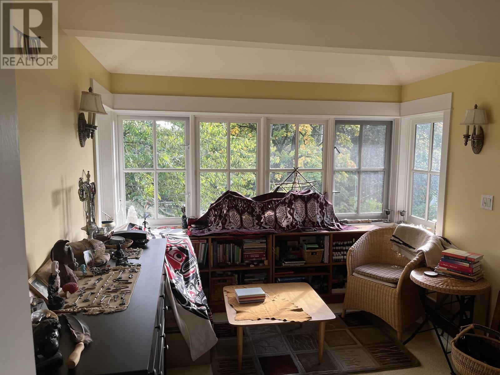 7637 West Boulevard Property Photo 8
