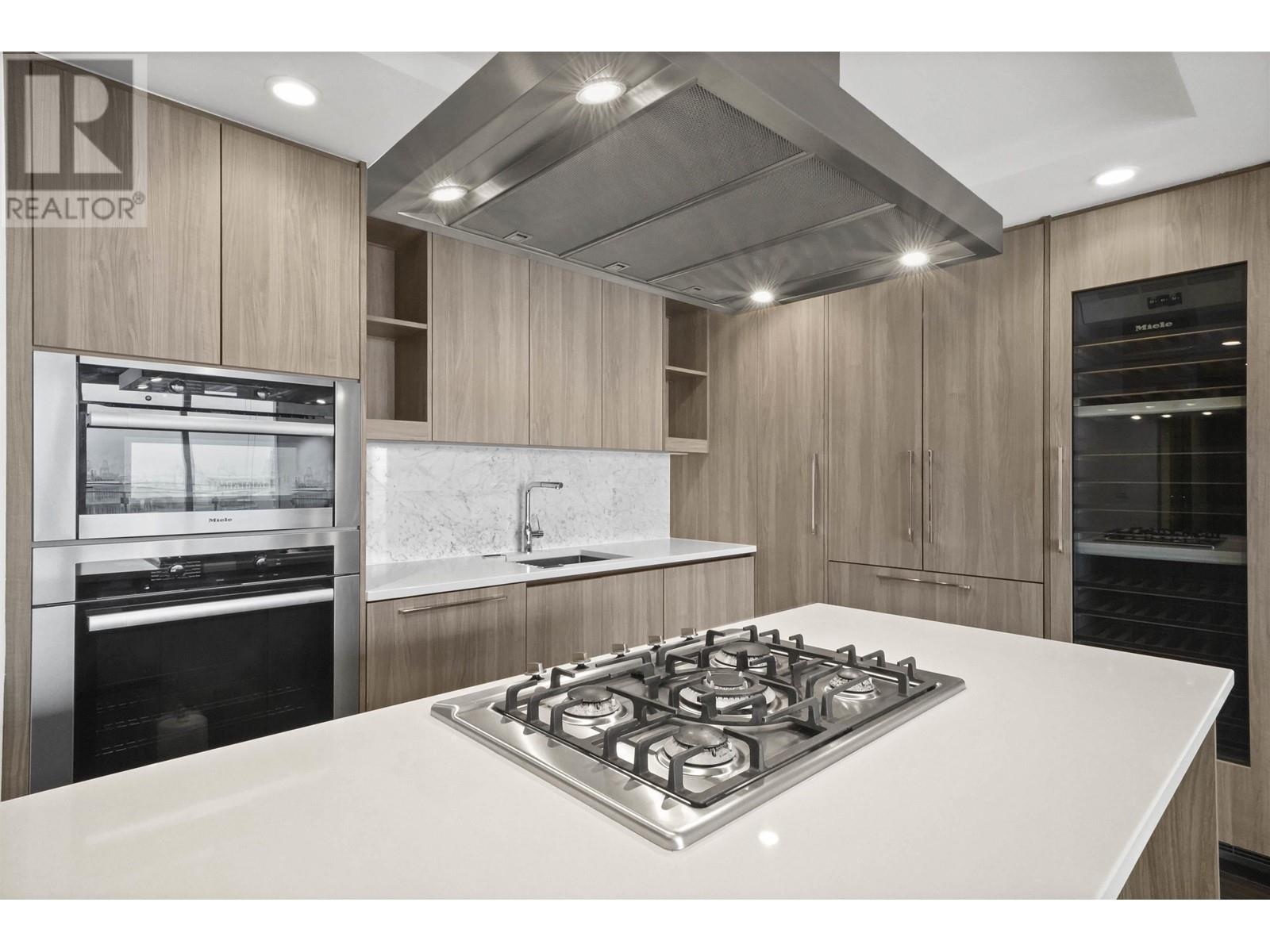 1209 1768 Cook Street Property Photo 9