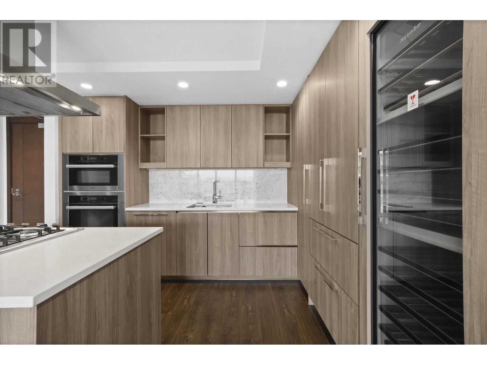 1209 1768 Cook Street Property Photo 10