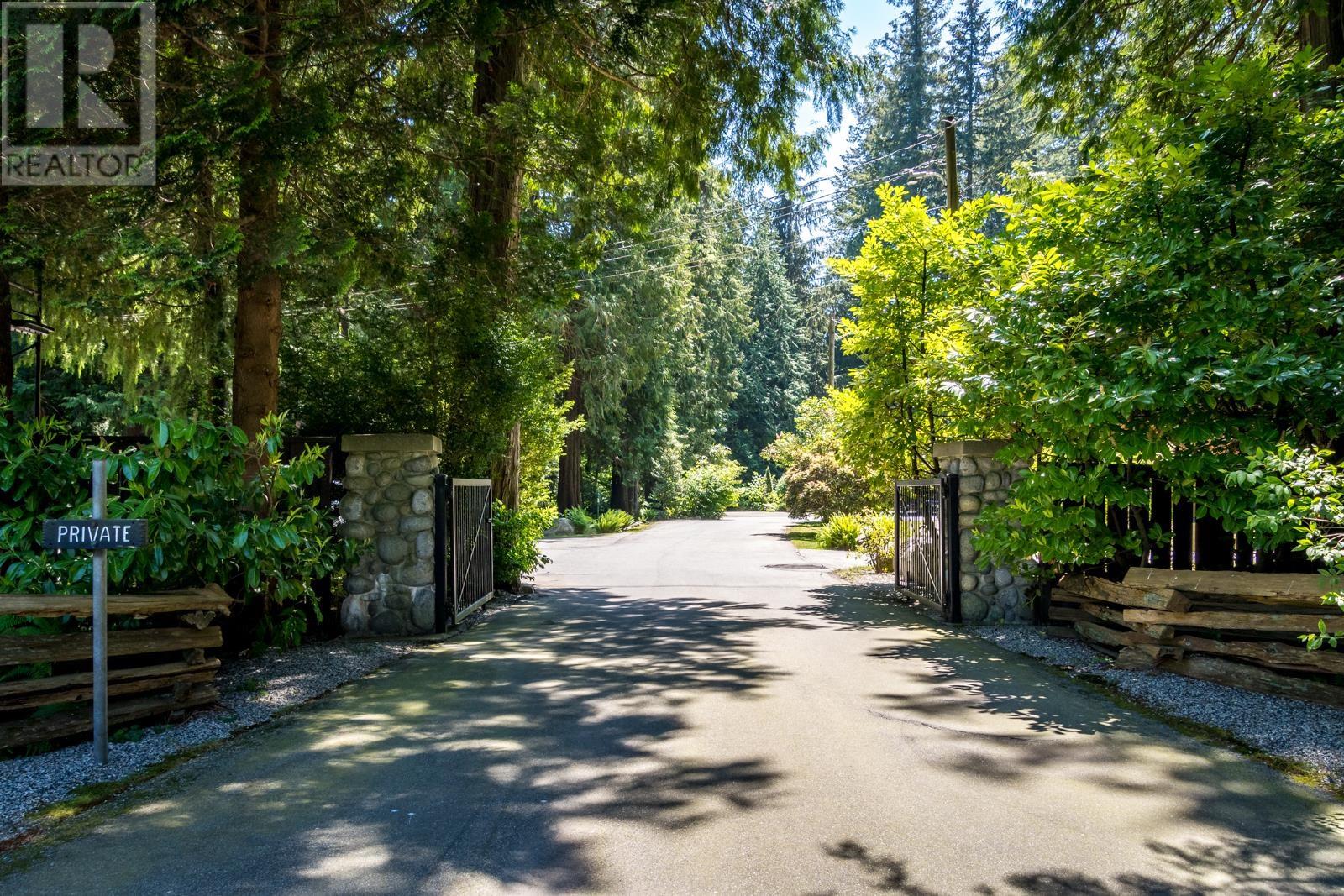 1371 SUNSHINE COAST HIGHWAY Property Photo 1