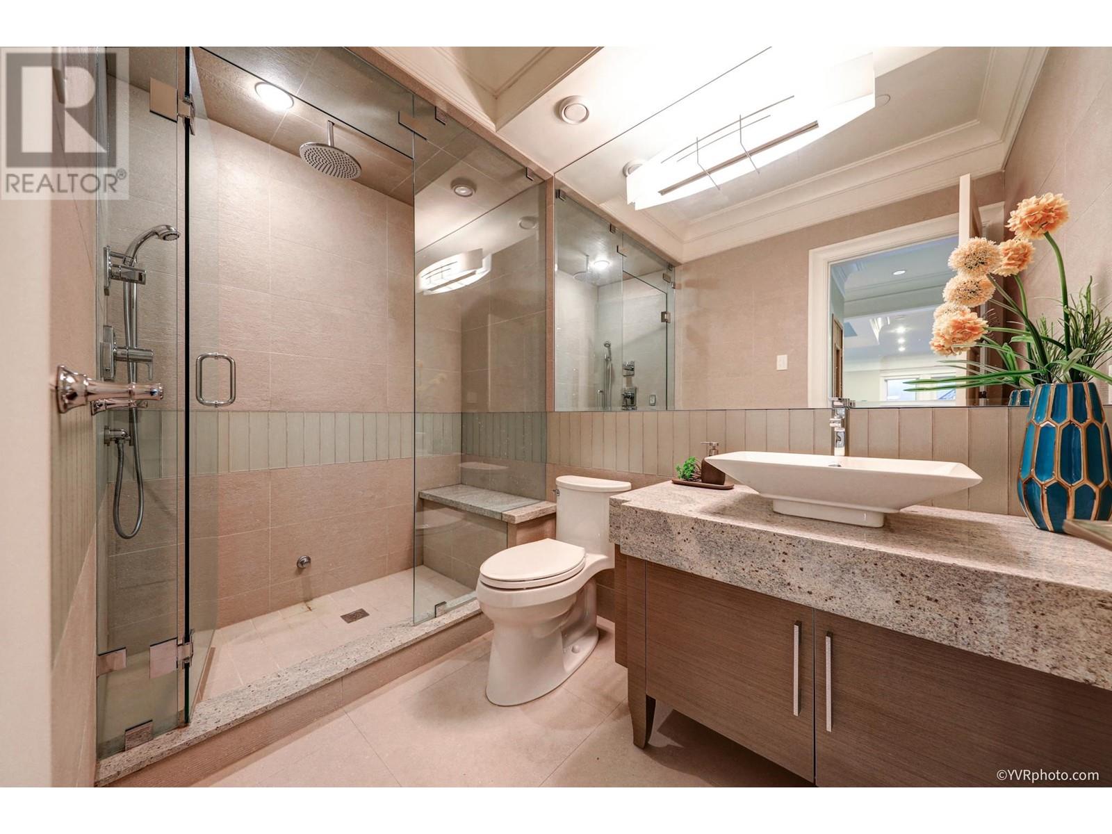 1461 W 47th Avenue Property Photo 32