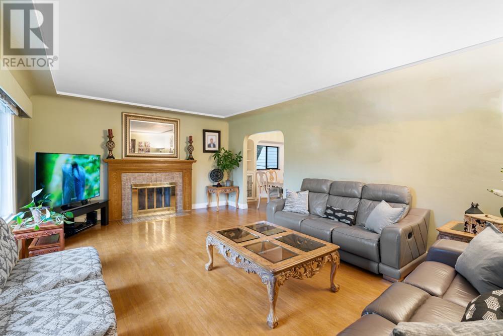 6909 Granville Street Property Photo 4