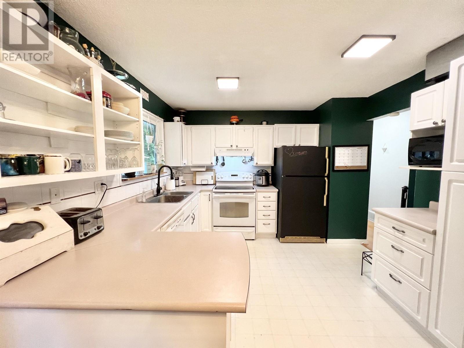 576 Pillsbury Avenue Property Photo 3