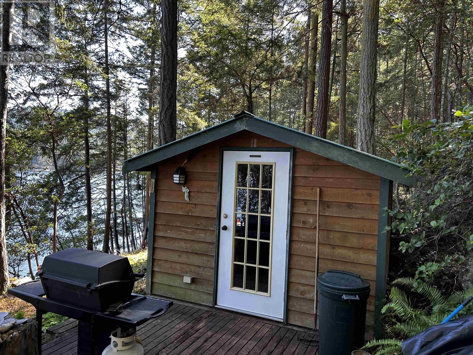 762 Ridge Road Property Photo 4