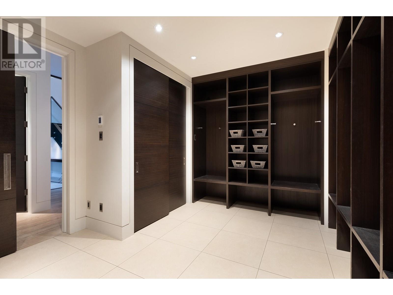 6483 Balsam Way Property Photo 22