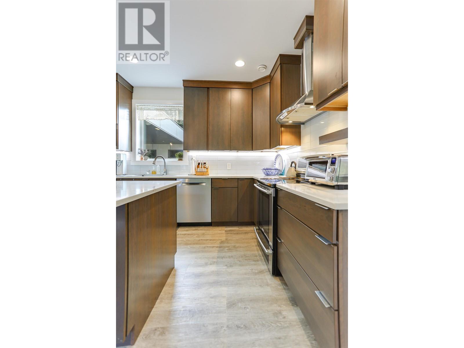 69 Elderberry Street Property Photo 10