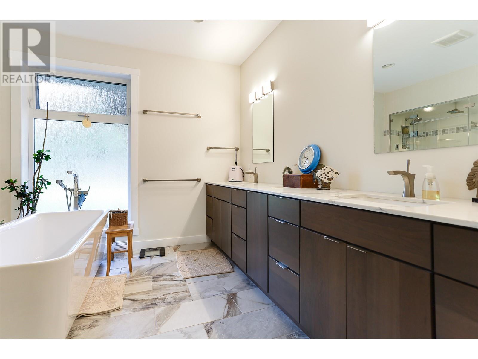 69 Elderberry Street Property Photo 28