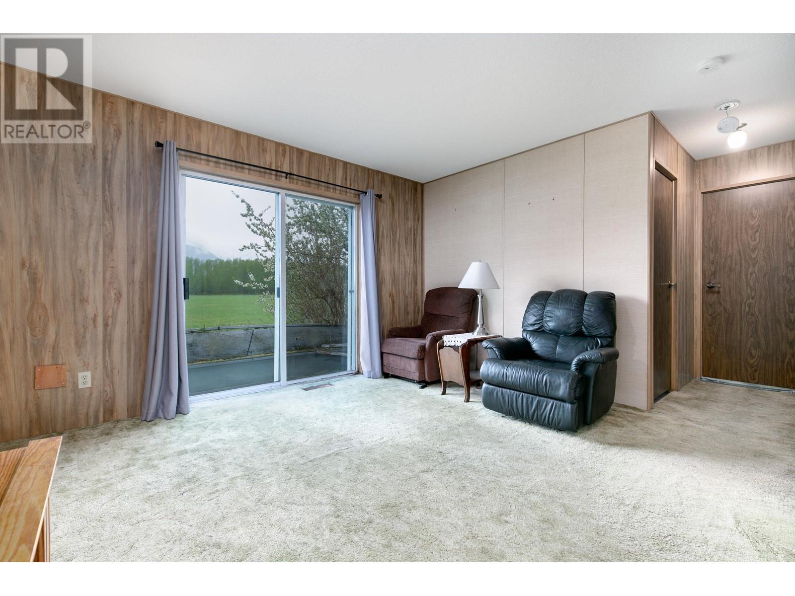 1691 Highway 99 Property Photo 12