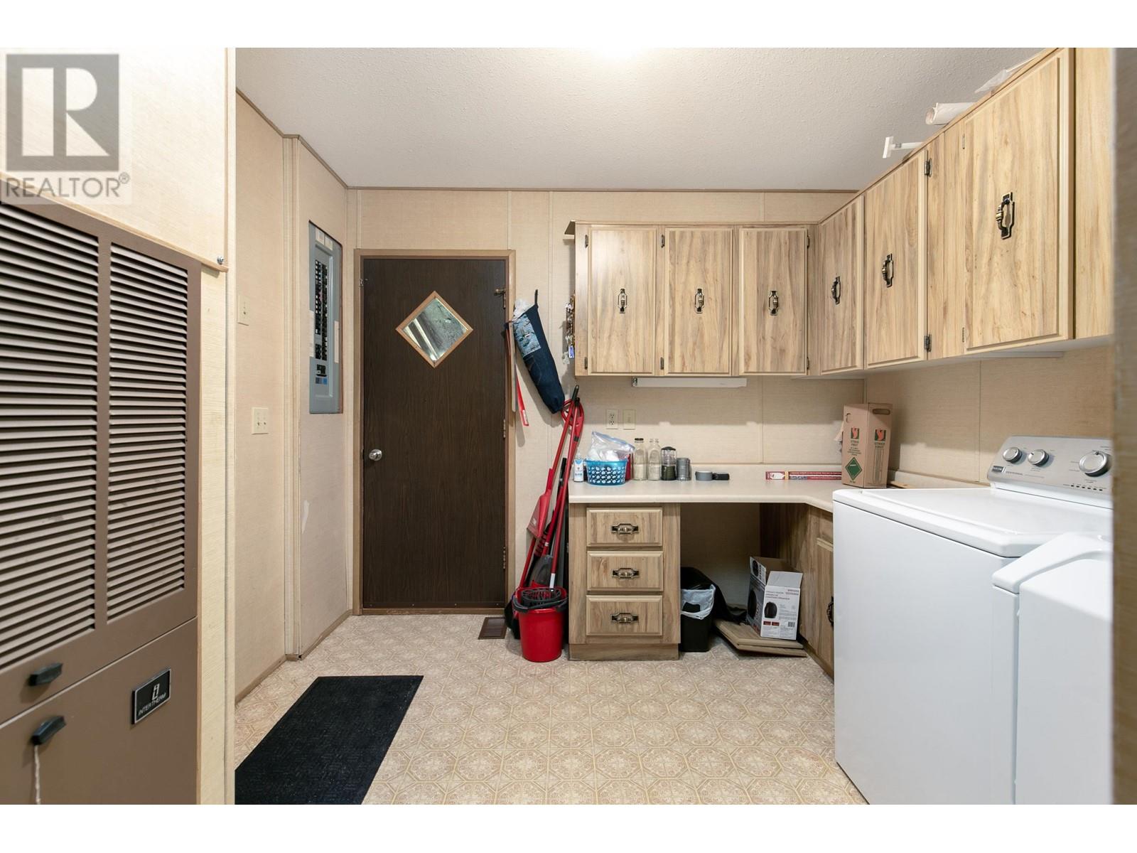 1691 Highway 99 Property Photo 17